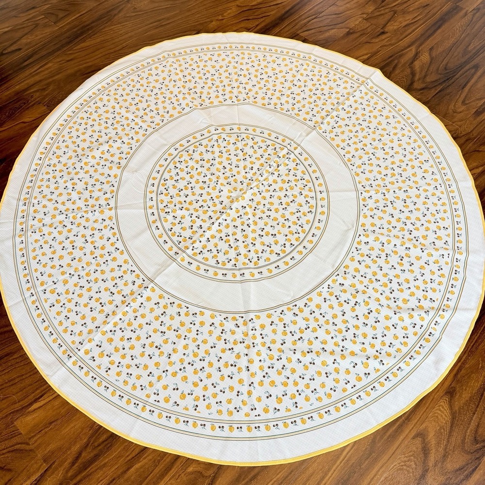 VTG 70s Round Tablecloth 60" Fruit Print Yellow Trim Cottagecore Retro Kitchen